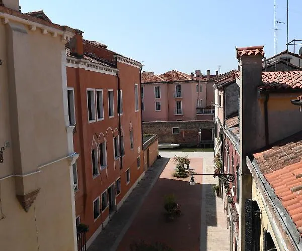 Mio לינה וארוחת בוקר